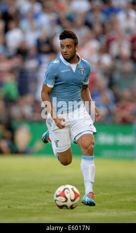 Lubecca, Germania. 08 Ago, 2014. Roma di Felipe Anderson in azione durante il soccer test match tra Hamburger SV e S.S. Lazio Roma a Stadium dell'Lohmuehle a Lubecca, Germania, 08 agosto 2014. Foto: Daniel Reinhardt/dpa/Alamy Live News Foto Stock