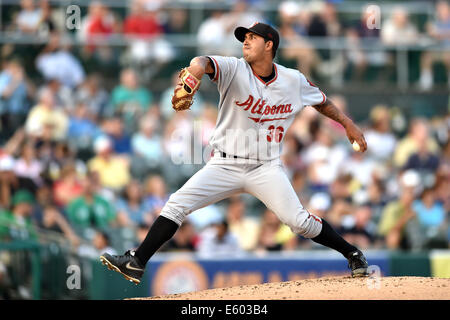 Trenton, New Jersey, USA. Il 7 agosto, 2014. Curva di Altoona brocca JHONATHAN RAMOS (36) sul campo durante un Orientale partita del campionato a Arm & Hammer Park di Trenton, NJ. © Ken Inness/ZUMA filo/Alamy Live News Foto Stock