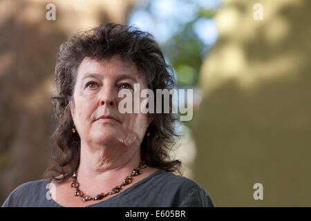 Carol Ann Duffy, Gran Bretagna la prima donna poeta laureato che compaiono all'Edinburgh International Book Festival, 2014, in apertura di giornata. Edimburgo, Scozia, Regno Unito. 9 agosto 2014 Foto Stock