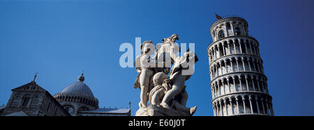 L'Italia, Toscana, Pisa, il Battistero e il Duomo e la torre pendente di Pisa Foto Stock