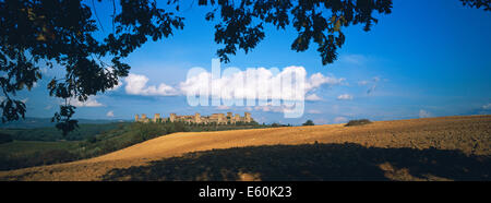 L'Italia, in Toscana, in provincia di Siena, Monterregioni village Foto Stock