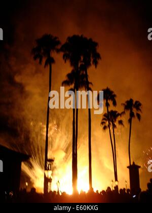 Le Luminarie fuochi d'artificio e spettacolo di luci, tenuto ogni notte nella laguna a Epcot Center, Walt Disney World, a Orlando, Florida Foto Stock