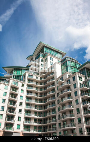 Londra, Inghilterra - St George Wharf Apartments Foto Stock