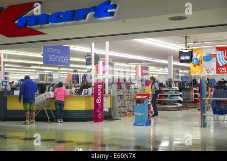 Kmart è una catena di sconto domestici negozi in Australia ed è di proprietà di wesfarmers , qui in un negozio in Sydney's warriewood Foto Stock