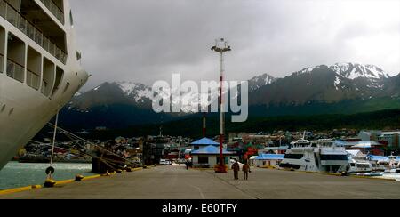 Il porto di Ushuaia sul Canale del Beagle, Tierra del Fuego, Argentina Foto Stock