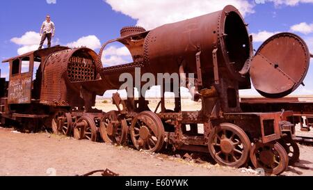 Arrugginimento locomotori in treno cimitero, Uyuni, Bolivia Foto Stock