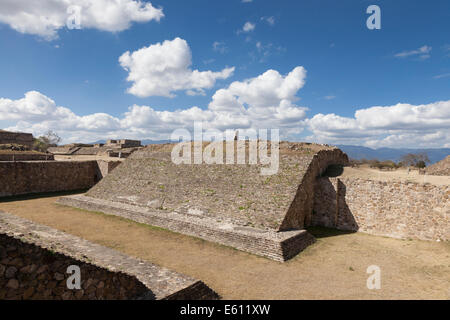 Palla a Monte Albán - Santa Cruz Xoxocotlán, Centro distretto, Valles Centrales, Oaxaca, Messico Foto Stock