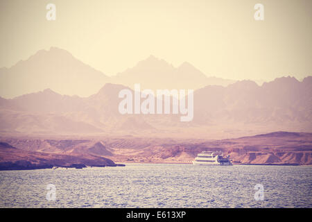 Vintage foto di una barca sul mare in Egitto. Foto Stock