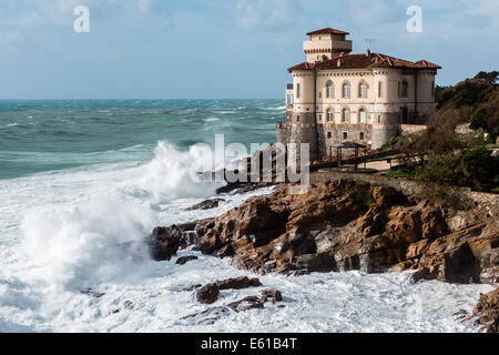 Castello del Boccale vicino Calafuria in una giornata di vento in Livorno). Foto Stock