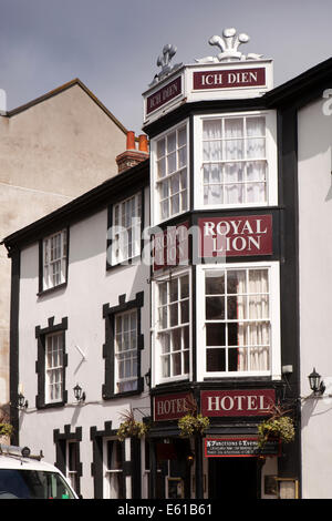 Regno Unito Inghilterra, Dorset, Lyme Regis, Broad Street, Royal Lion Hotel, storico coaching inn Foto Stock