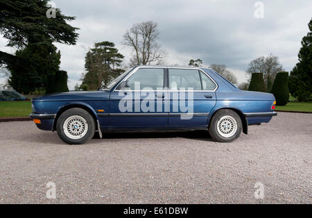 1987 BMW 525e 5 Serie E28 forma tedesco berlina di lusso Foto Stock