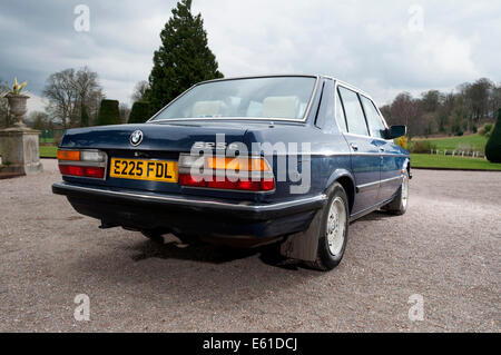 1987 BMW 525e 5 Serie E28 forma tedesco berlina di lusso Foto Stock