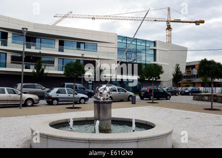 Dolni Brezany, Repubblica Ceca. Il 4° agosto 2014. Costruzione del centro laser HILASE in Dolni Brezany, Repubblica Ceca, 4 agosto 2014. Il Centro Laser HILASE è unico non solo nella Repubblica ceca ma anche in Europa. Lo scopo del progetto è quello di sviluppare la tecnologia laser con una rivoluzione parametri tecnologici. © Michal Dolezal/CTK foto/Alamy Live News Foto Stock