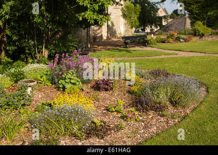 Regno Unito Inghilterra, Dorset, Shaftesbury, Bell Street, Biblioteca Giardino Foto Stock