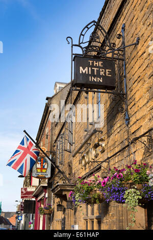 Regno Unito Inghilterra, Dorset, Shaftesbury, High Street, Mitre Inn Foto Stock