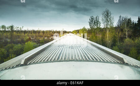 Vista della Canadian Trans-Canada treno nella centrale di pianure canadesi, Canada, America del Nord. Foto Stock