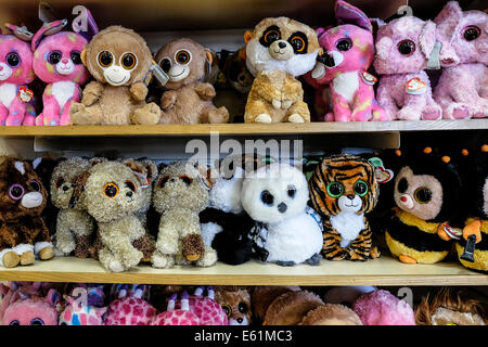 I peluche in vendita. Foto Stock