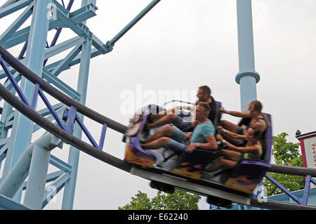 Roller Coaster a Grona Lund parco divertimenti a Stoccolma in Svezia. Tivoli Gröna Lund (lit. Il boschetto di verde) Foto Stock