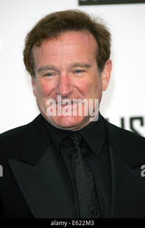 US-attore americano Robin Williams arriva presso il tradizionale gala benefico nel corso del Festival del Cinema di Cannes in Mougins, Francia, giovedì 25 maggio 2006. I vantaggi di gala di amfAR Aids foundation. Foto: Hubert Boesl Foto Stock