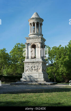 Mausoleo, il cenotafio nella antica città romana di Glanum, Saint-Rémy-de-Provence, Provence-Alpes-Côte d'Azur, in Francia Foto Stock
