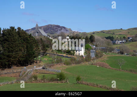 La Chiesa di San Michele. Llan Ffestiniog, Snowdonia, Gwynedd Foto Stock