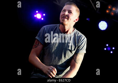 Il Professor green performance dal vivo a Leicester Music Festival Foto Stock