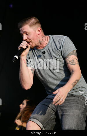 Il Professor green performance dal vivo a Leicester Music Festival Foto Stock