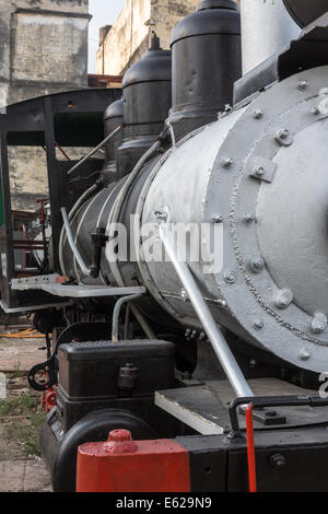 Dettaglio del vecchio American treno a vapore nel motore di vapore Museum, Havana, Cuba Foto Stock