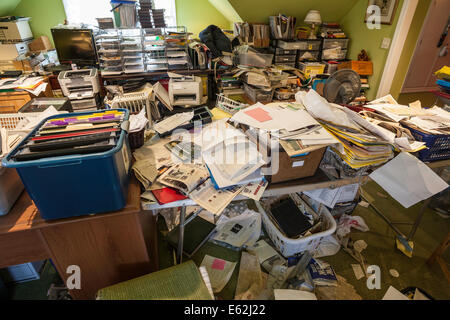 Hoarders' disordinati Home Office, casa residenziale, STATI UNITI D'AMERICA Foto Stock