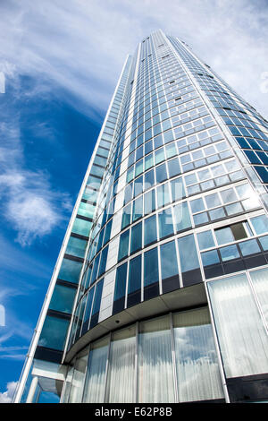 St George Wharf Tower conosciuta anche come la Torre di Vauxhall a Londra in Inghilterra - il più alto solo edificio residenziale nel Regno Unito Foto Stock