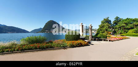 Lugano, Svizzera - Luglio 31, 2014: Immagini del golfo di Lugano e il parco Ciani, parco botanico della città. Il cancello al lago o Foto Stock