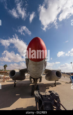 Israele. Un francese di fatto ' Vautour' bombardiere medio sul display alla forza aerea israeliana Museum di Hatzerim. Foto Stock