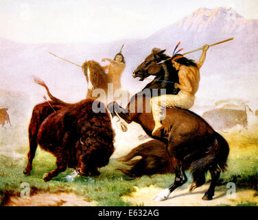 1700s 1800s nativi americani a cavallo a caccia di bisonti BUFFALO su American Plains Foto Stock