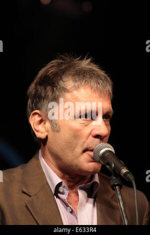 Iron Maiden di Bruce Dickinson assiste quest'anno 2014 Great British Beer Festival in London Kensington Olympia Foto Stock