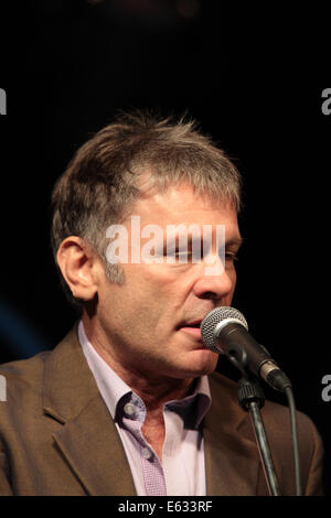 Iron Maiden di Bruce Dickinson assiste quest'anno 2014 Great British Beer Festival in London Kensington Olympia Foto Stock