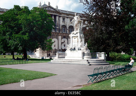 Statua di Mozart a Vienna Foto Stock