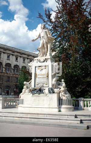 Statua di Mozart a Vienna Foto Stock