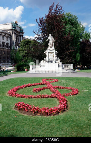 Statua di Mozart a Vienna Foto Stock