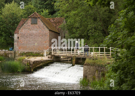 Regno Unito Inghilterra, Dorset, Sturminster Newton, mulino sul fiume Stour Foto Stock