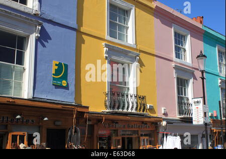 Londra - 22 maggio: Portobello Road negozi il 22 maggio 2010 a Notting Hill, Londra Foto Stock