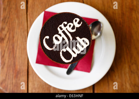 Il tiramisù in vetro con caffè segno del Club Foto Stock