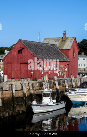 ROCKPORT-AGOSTO 08: una vista del porto di Rockport e l'edificio rosso sapere come Motif numero uno, Rockport, Massachussetts. Foto Stock