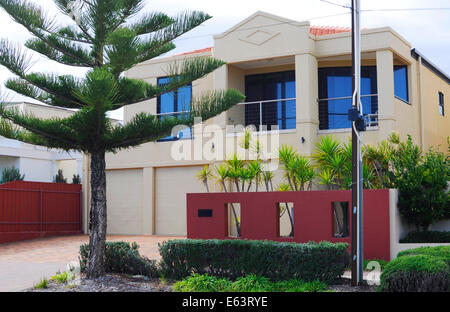 Esempio di lusso moderno a due piani con architettura di Australian home Foto Stock