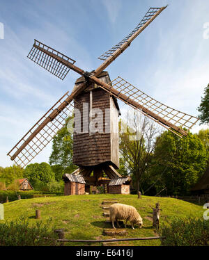 Il mulino a vento di Post in Mühlenhof open-air Museum, Münster, Münsterland, Renania settentrionale-Vestfalia, Germania Foto Stock