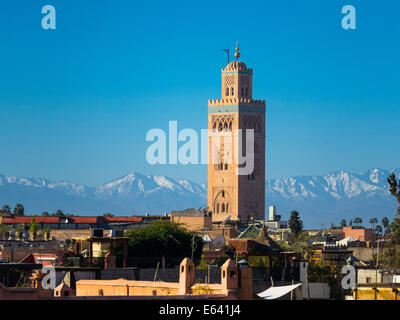 La moschea di Koutoubia con un minareto dal periodo Almohade, più grande moschea di Marrakech, dal 1158, storico Medina Foto Stock