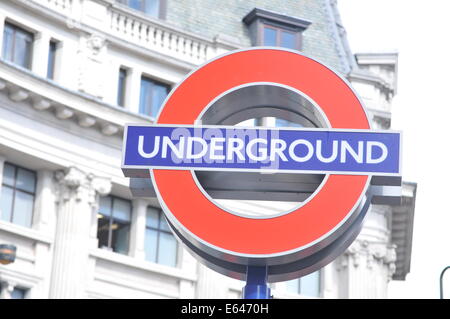 Londra, UK, 23 agosto 2010: dettaglio della segnaletica della metropolitana di Oxford Circus a Londra centrale (illustrativi editorial) Foto Stock