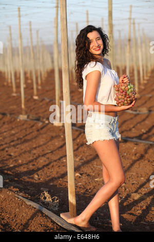 Young Teen ragazza durante il raccolto modello di rilascio disponibili Foto Stock