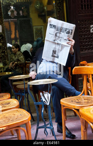 Fishawy Cafè al Bazaar di Khan el Khalili nella vecchia città del Cairo in Egitto Foto Stock