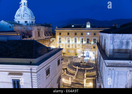 Vista su Piazza Pretoria, Palermo, Sicilia, Italia Foto Stock