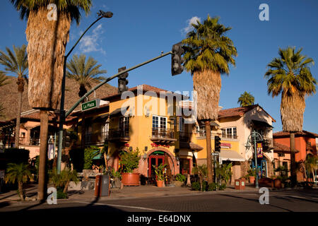 Centro di Palm Springs su Palm Canyon Drive e la Plaza, Palm Springs, California, Stati Uniti d'America, STATI UNITI D'AMERICA Foto Stock